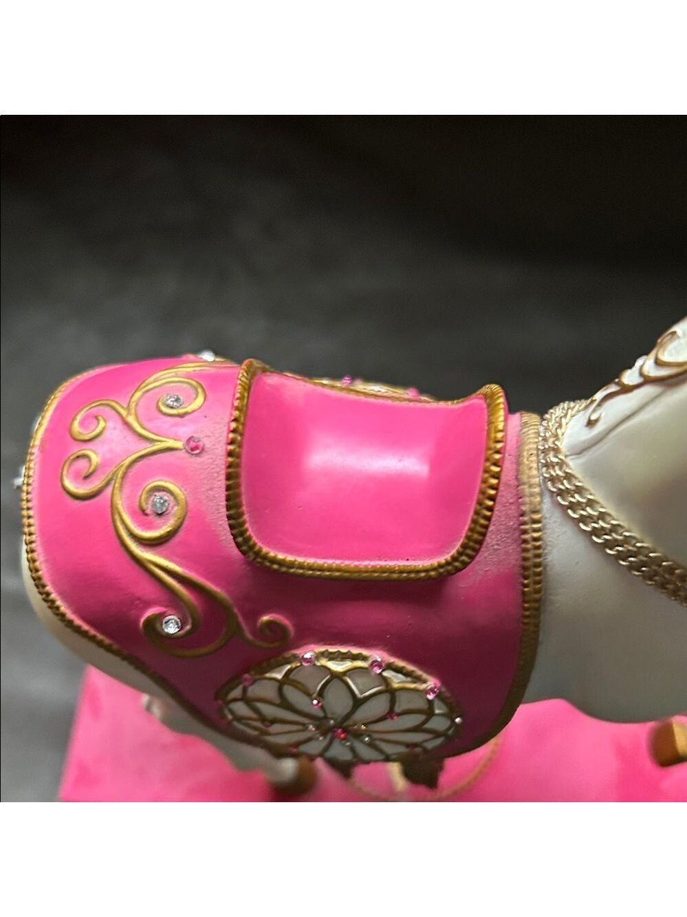 Dreamcatcher Horse Figurine - Pink and Gold - Picture 11 of 11